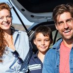 Smiling-family-with-two-kids_b