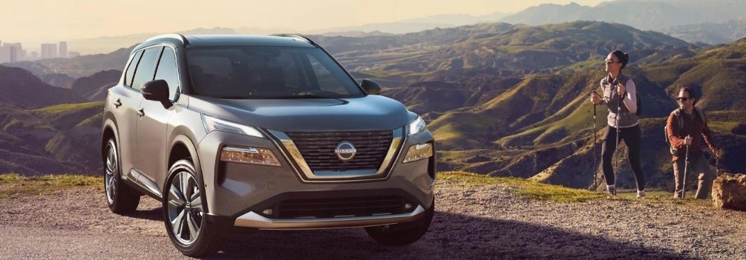 2022 Nissan Rogue side and front view