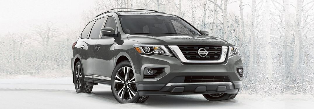 2020 Nissan Pathfinder in snow