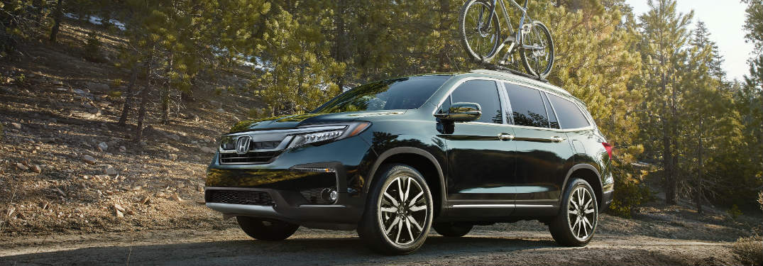 2019 Honda Pilot with bike on roof