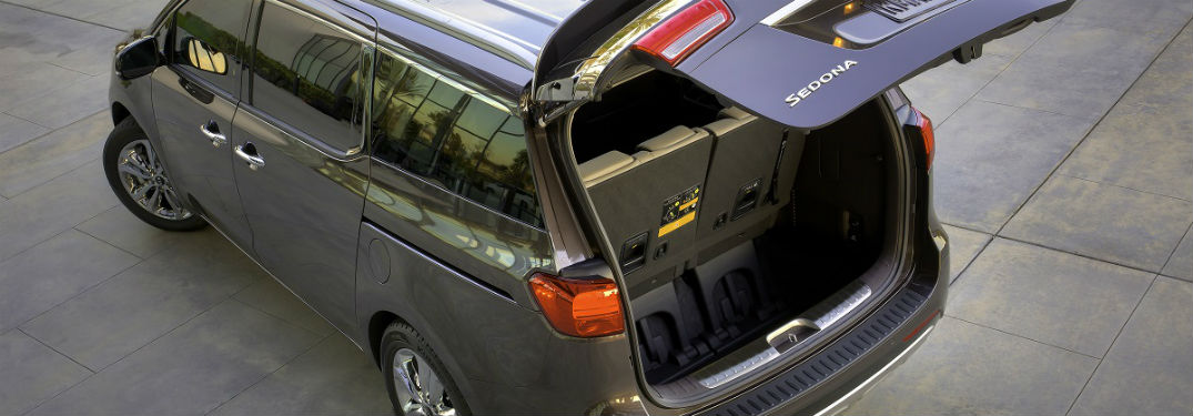 2018 kia sedona with rear liftgate open from isiometric top down view