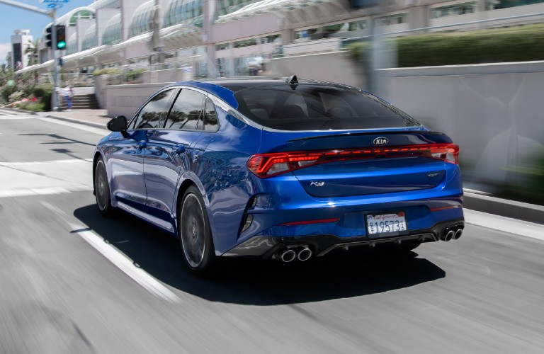 What features are in the 2021 Kia K5 GT trim?