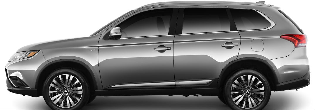 side view of a silver 2019 Mitsubishi Outlander