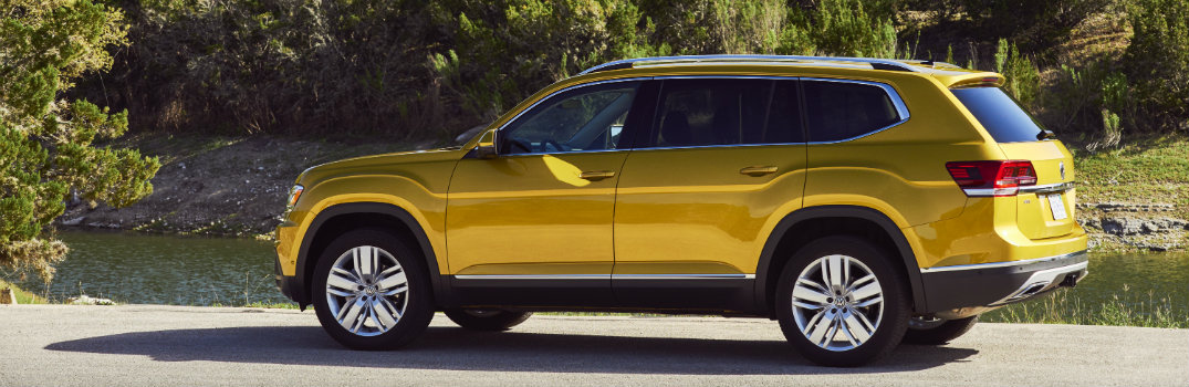 Side-view-of-2018-Volkswagen-Atlas