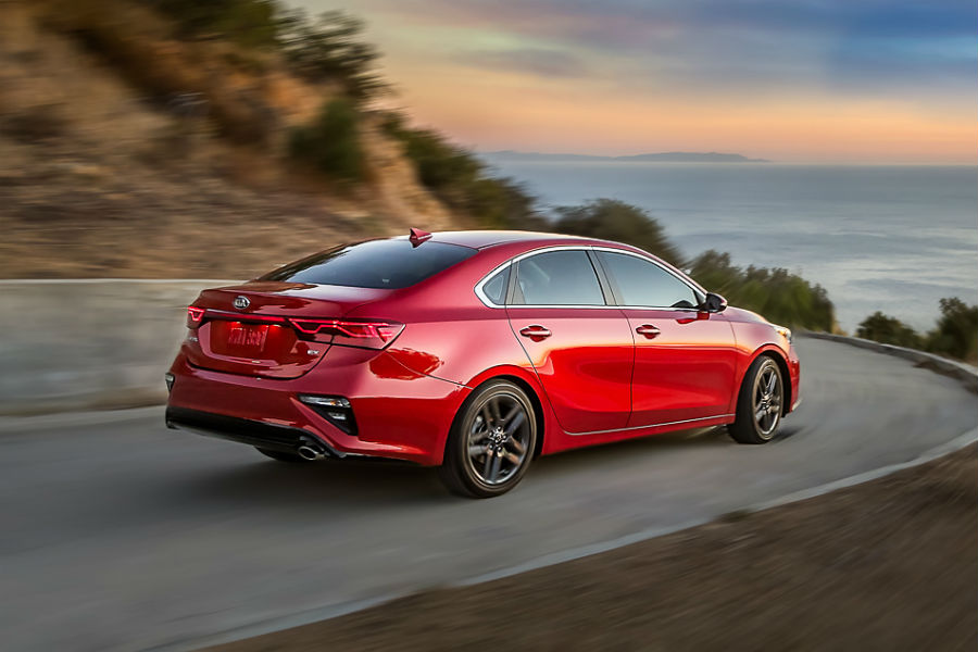 Premières impressions de la Kia Forte 2019 : un modèle phare pas comme les autres 2019-Kia-Forte-Exterior-Passenger-Side-Rear-Profile_o