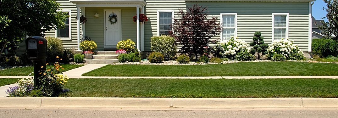 clean-and-proper-front-yard_b - Holiday Mazda