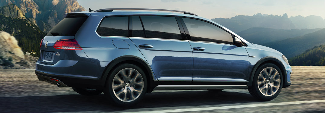 Silk Blue Metallic 2018 VW Golf SportWagen
