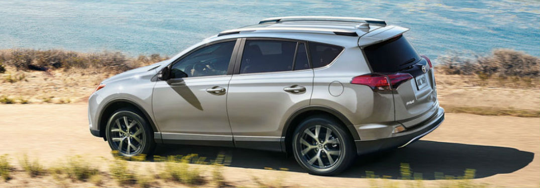 2018 Toyota RAV4 Hybrid in white