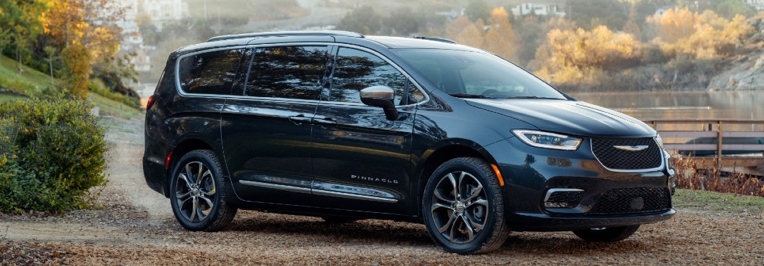 2021 Chrysler Pacifica Pinnacle™ exterior styling