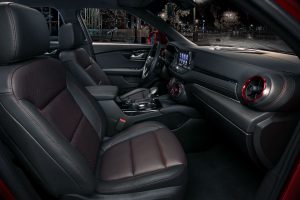 Side view of the 2019 Chevy Blazer's front seats