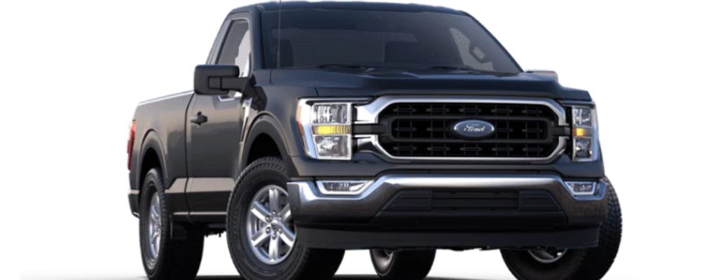 2023 Ford F-150 XLT front quarter view