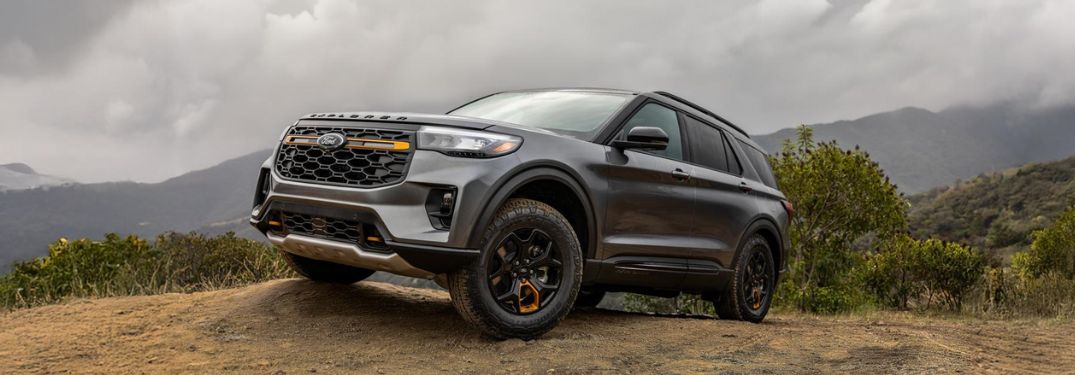 2026 Ford Explorer ST-Line exterior front side view