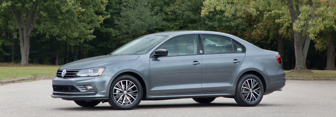 2018 Volkswagen Jetta side view