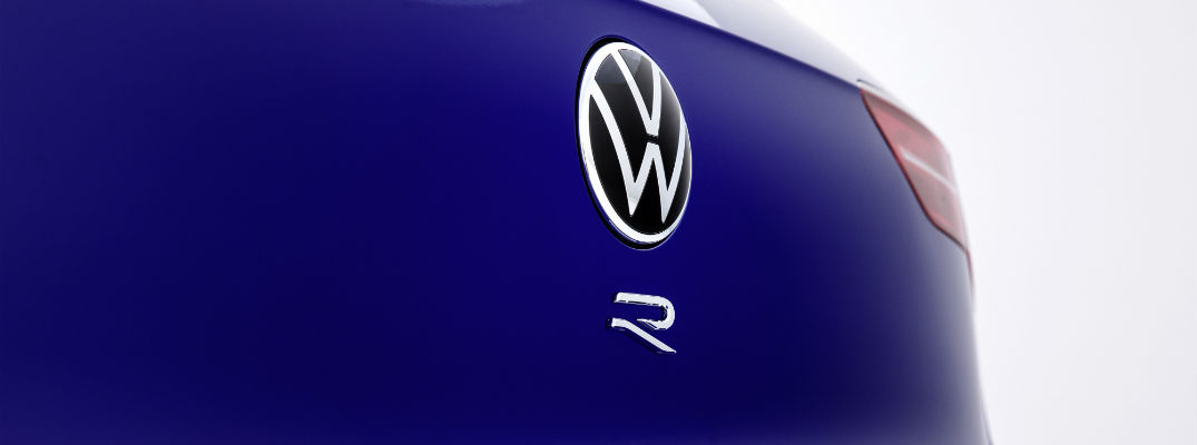 A photo of the R badge used on the back of the 2022 Volkswagen Golf R.