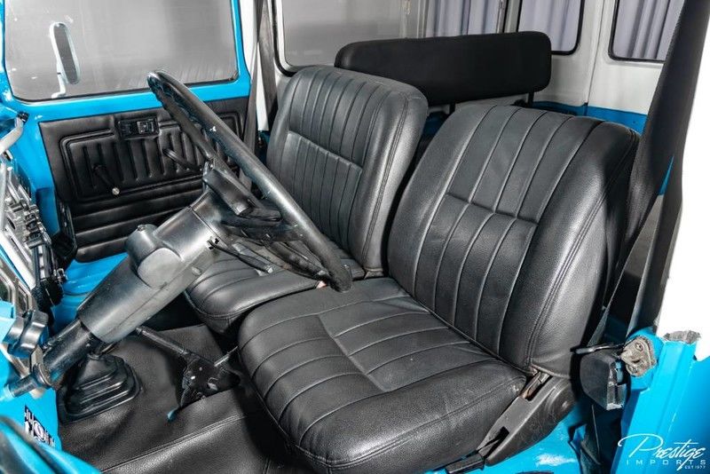 1980 Toyota Land Cruiser FJ43 Interior Cabin Front Seating