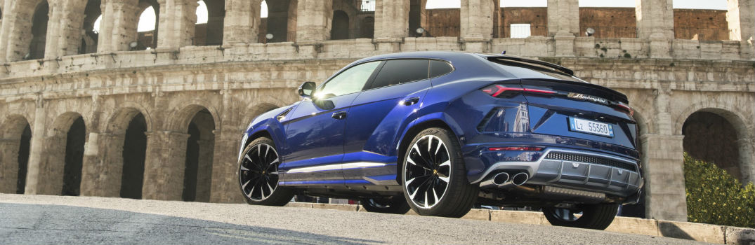Lamborghini Urus Exterior Driver Side Rear Profile