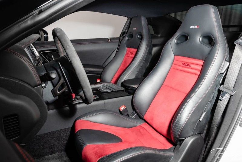 2015 Nissan GT-R NISMO Interior Cabin Seating