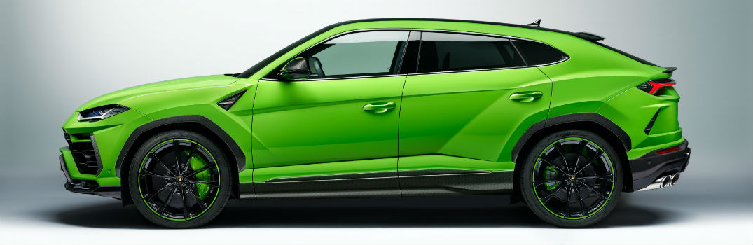 2021 Lamborghini Urus Pearl Capsule in Verde Vantis Exterior Driver Side Profile