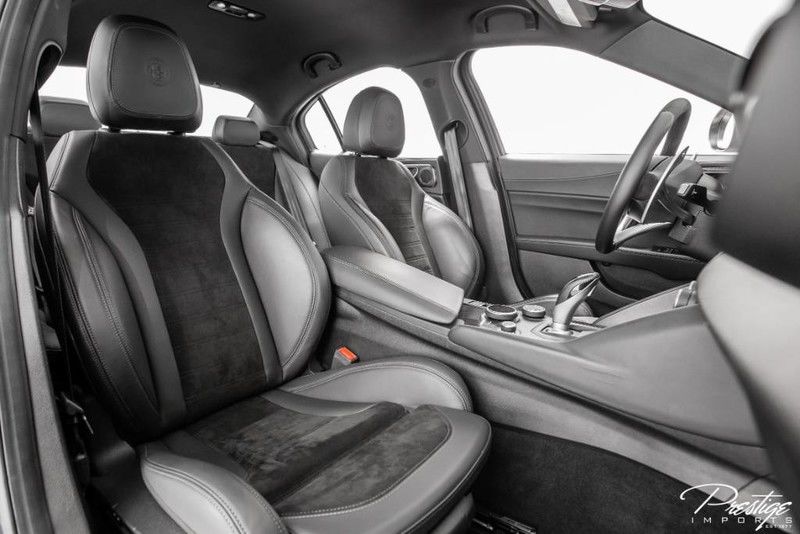 2018 Alfa Romeo Giulia Quadrifoglio Interior Cabin Front Seating