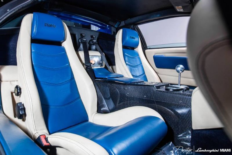 2001 Lamborghini Diablo VT 6.0 Interior Cabin Seating