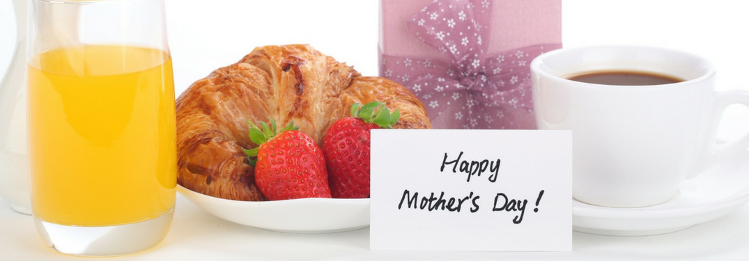 Breaksfast spread with a Happy Mother's Day note