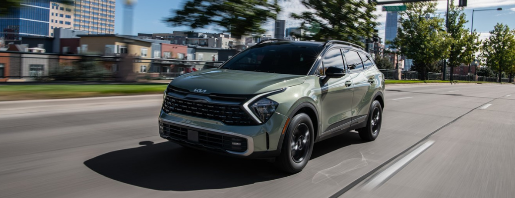 2023 Kia Sportage running on road