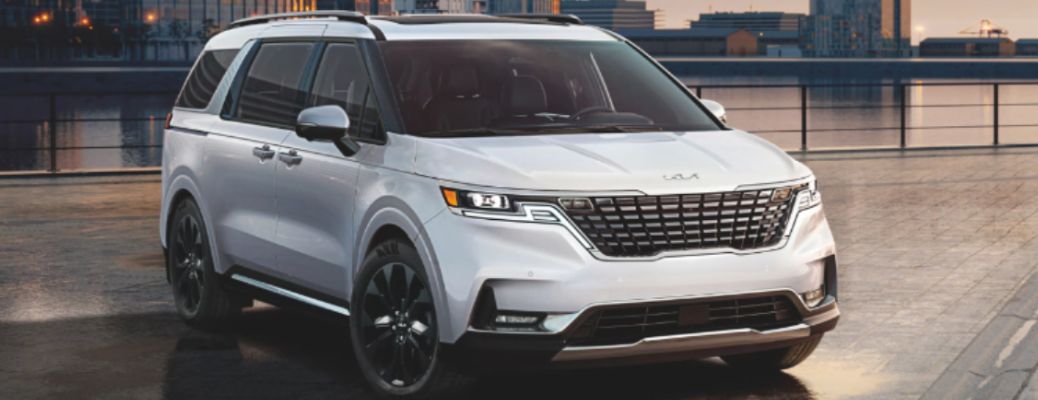 front view of the 2023 Kia Carnival