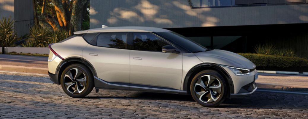 2022 Super Bowl: Kia EV6 car ad features lonely robotic dog