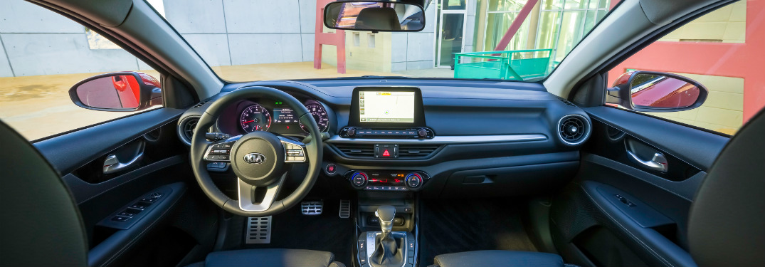 Cockpit view in the 2019 Kia Forte