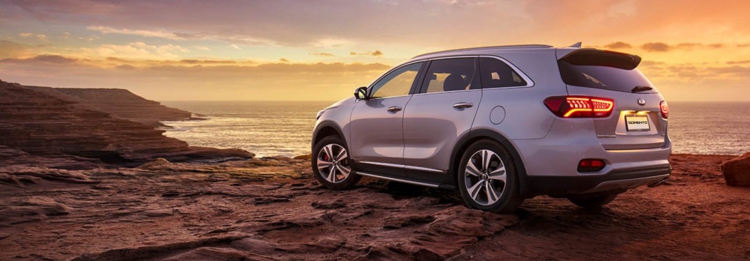 2019 Kia Sorento parked cliffside at sundown