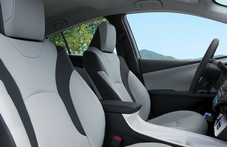 2018 Toyota Prius Prime Infotainment Features 2018 Toyota Prius Side View Of Seating