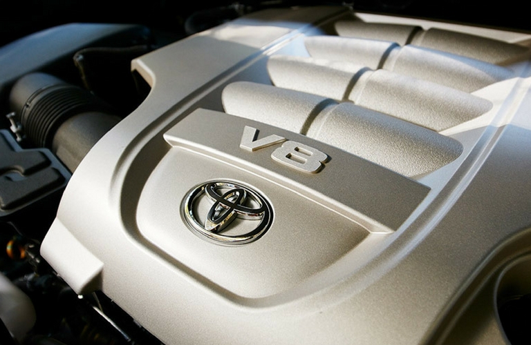 2018 Toyota Land Cruiser engine