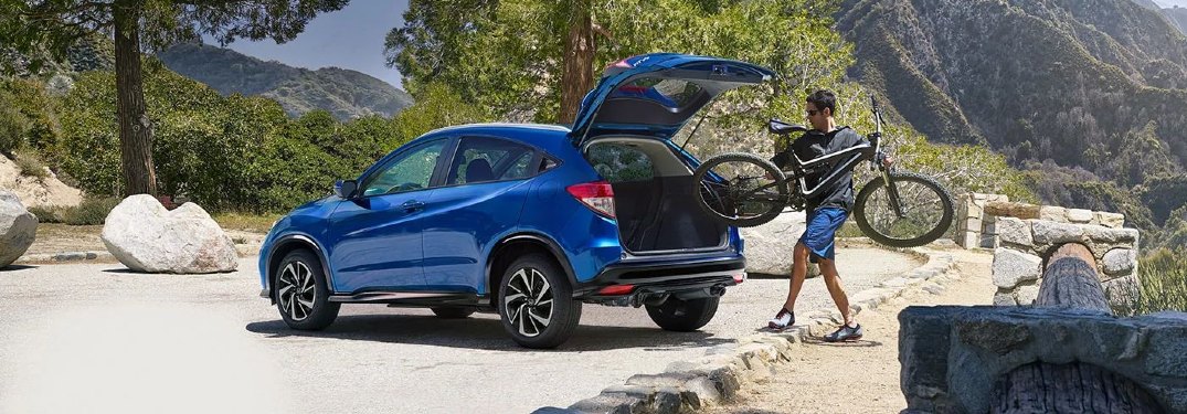 2020 HR-V getting bike loaded in cargo bay
