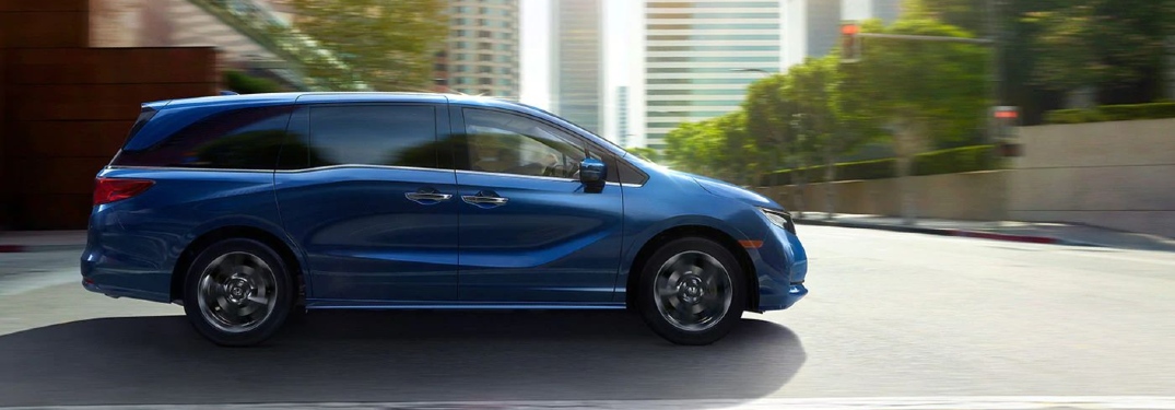 2021 Odyssey driving through city streets