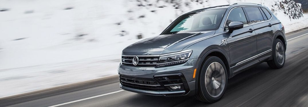2020 VW TIguan exterior front fascia driver side on snowy road