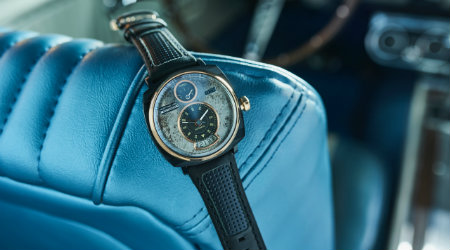 Ford Mustang watch far view front face