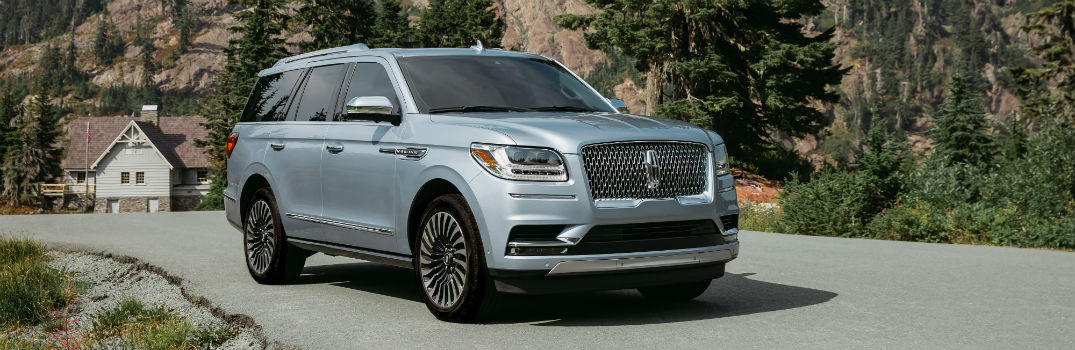2018 Lincoln Navigator Exterior Passenger Side Front