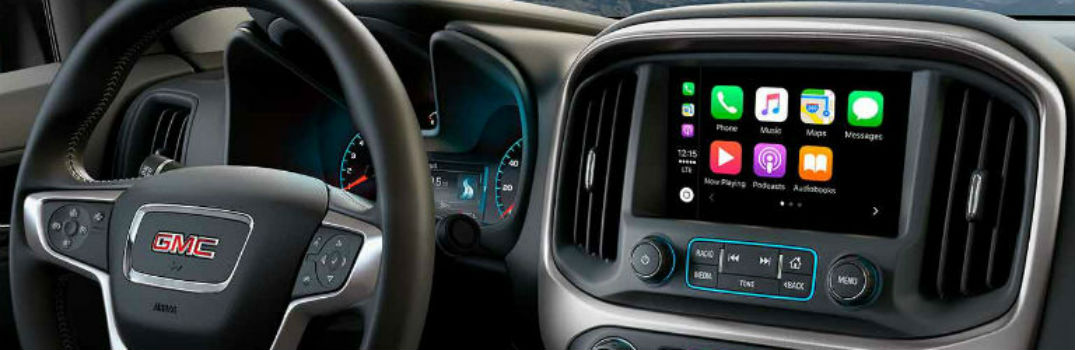 2018 GMC Canyon front interior