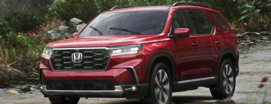 2023 Honda Pilot front quarter view