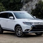 2018 Mitsubishi Outlander in white_o