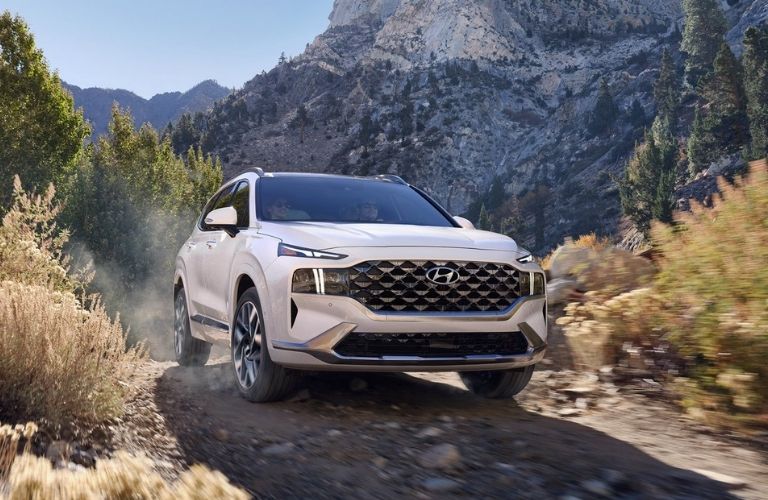 2021 Hyundai Santa Fe side and front view