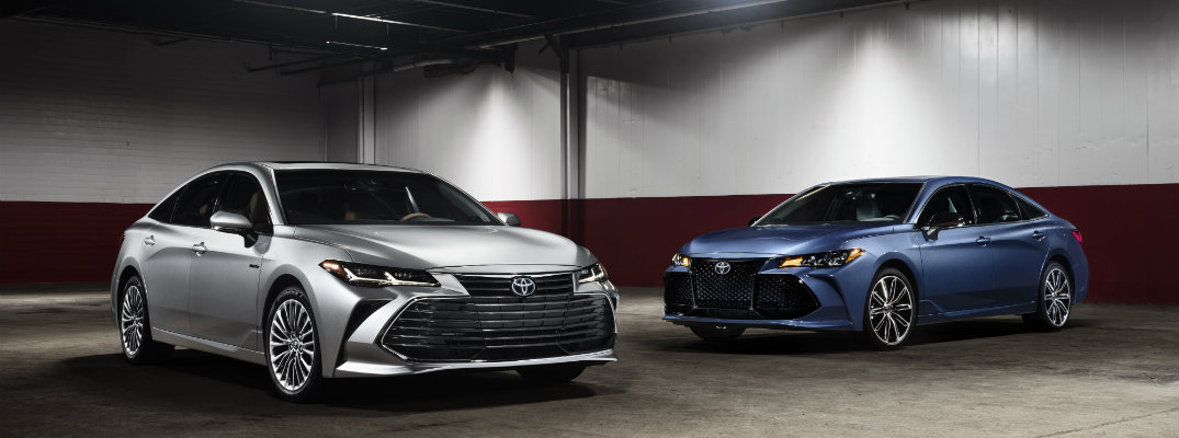Two 2019 Toyota Avalon models side-by-side