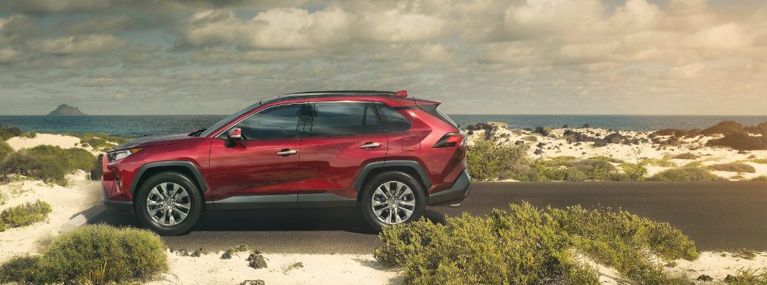 2019_Toyota_RAV4_03_8444B_o