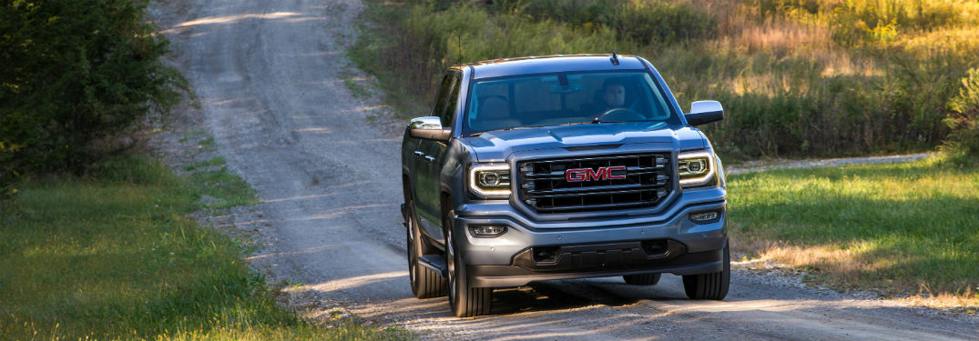 Front exterior view of the 2017 GMC Sierra 1500