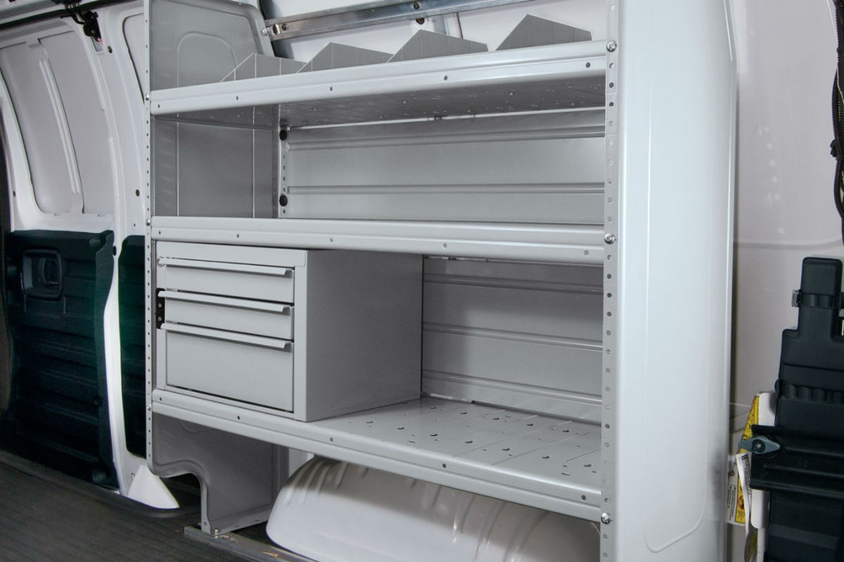 What are the Towing & Cargo Capacities for the 2017 GMC Savana 2500?