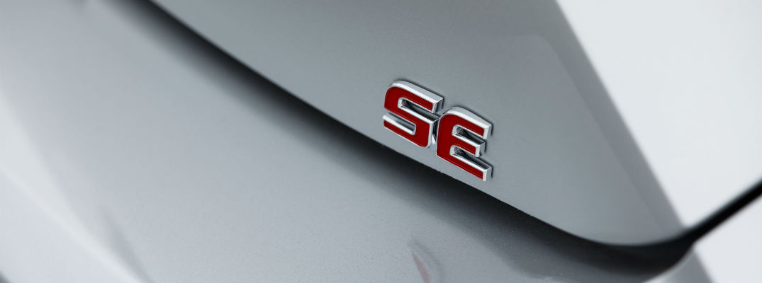 A close up photo of the SE badge on the Toyota Corolla Hatchback.