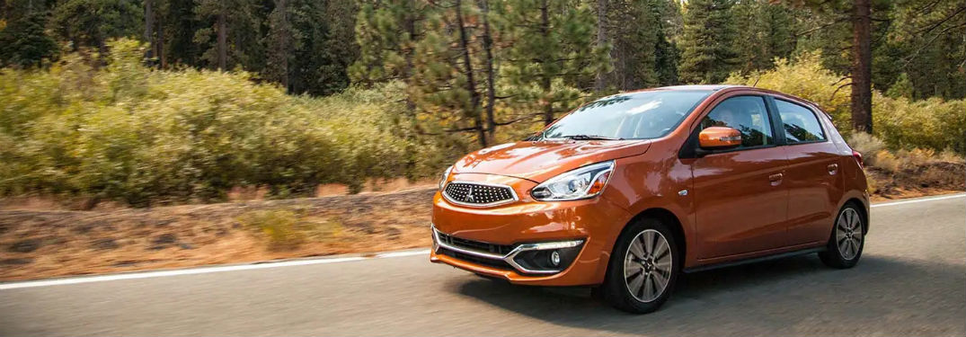 2020 Mitsubishi Mirage lado del conductor fascia delantera