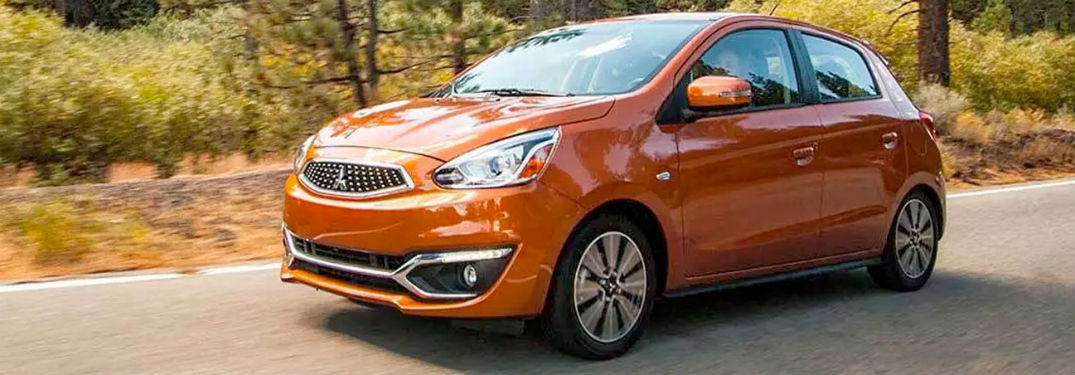 2020 Mitsubishi Mirage naranja exterior frontal fascia lado del conductor