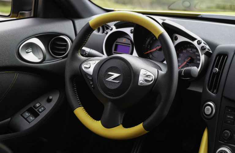 nissan 370z steering wheel
