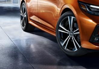 wheels on an orange nissan